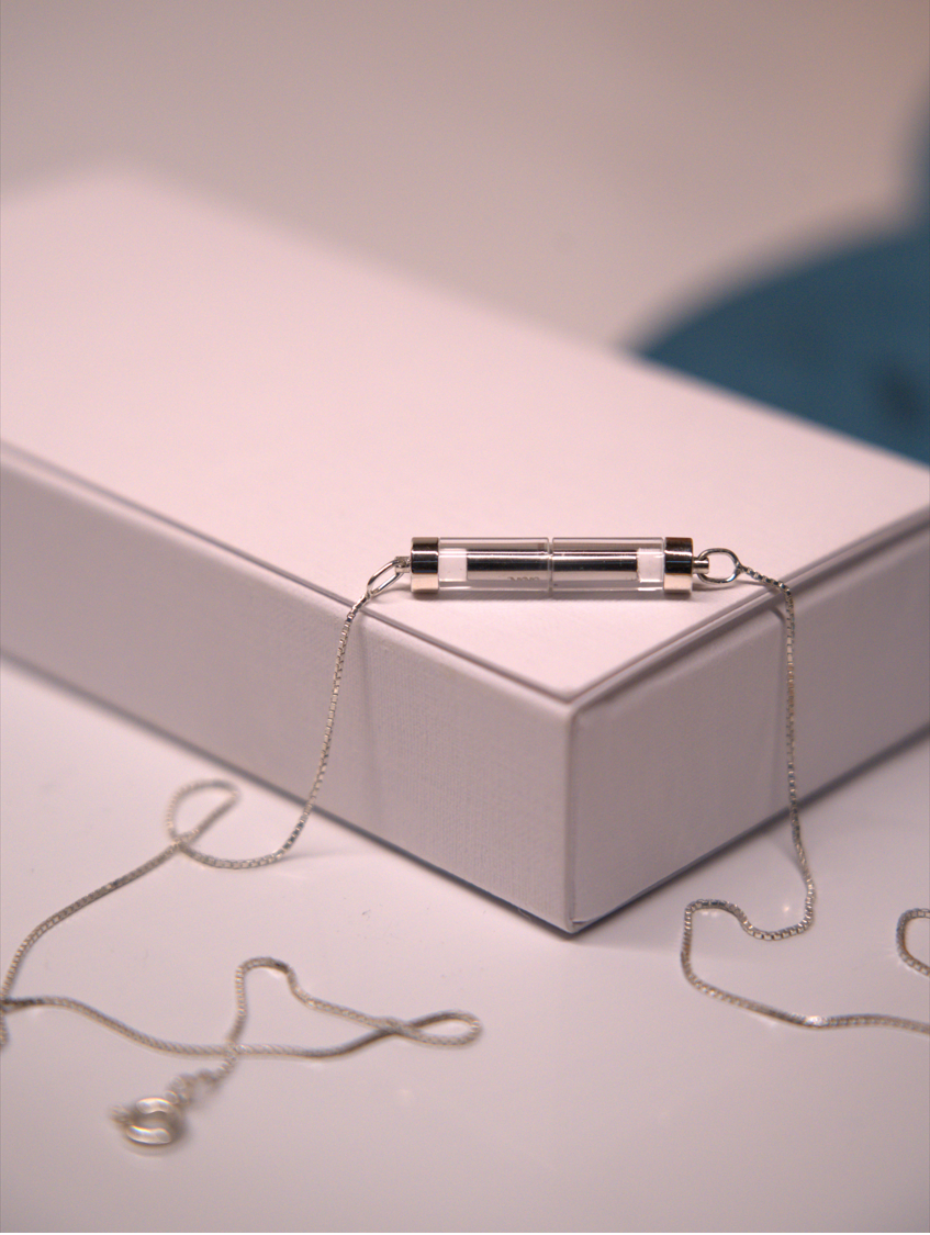 Pendente Aut-Aut, argento sterling 925, capsula in titanio